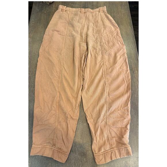 URBAN OUTFITTERS Camel Loose Fit Baggy Pants Women size 6 - Picture 2 of 8